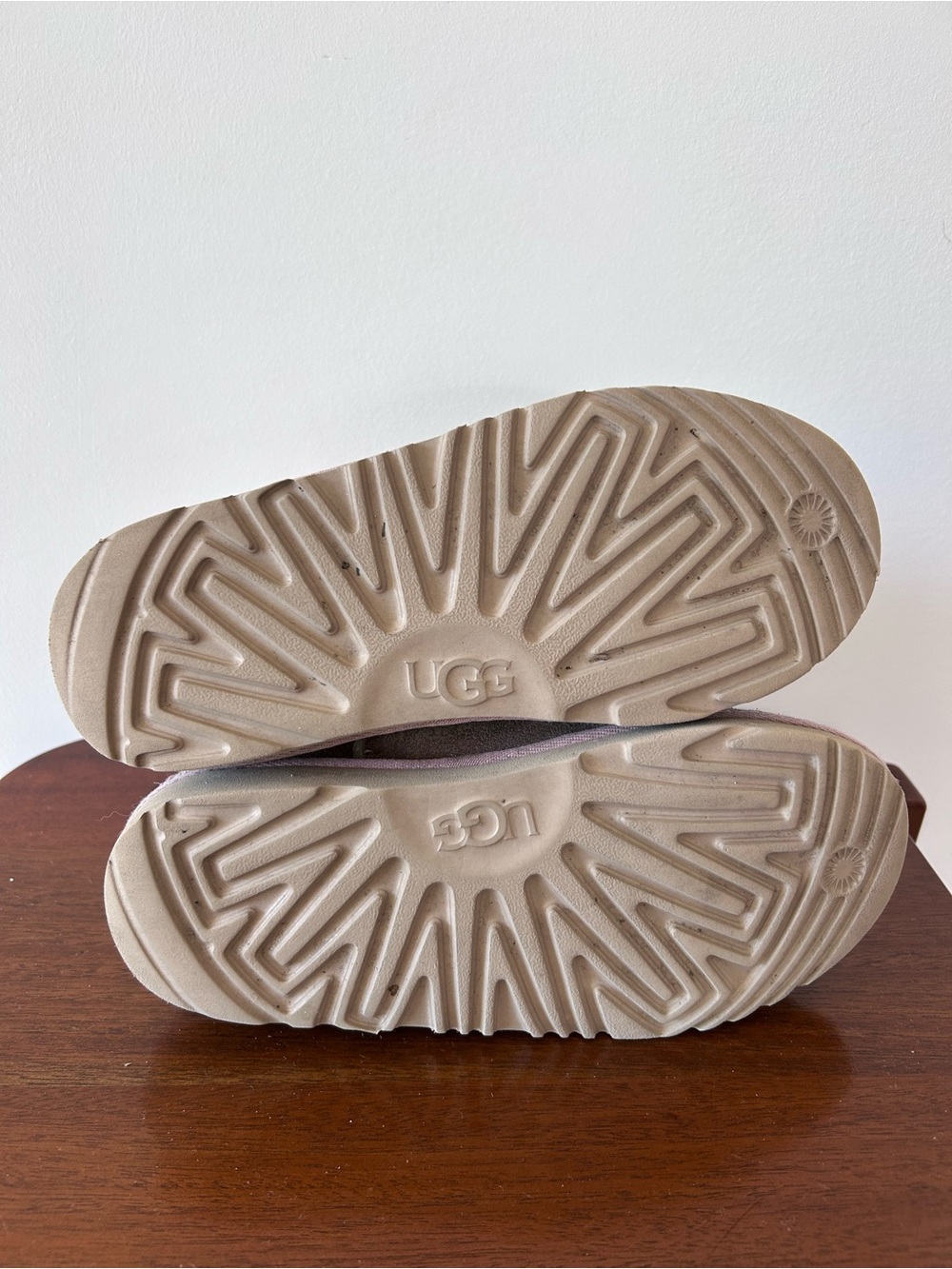 UGG Rose Gold Classic Boot | US 4 | EU 36 - Picture 9 of 9
